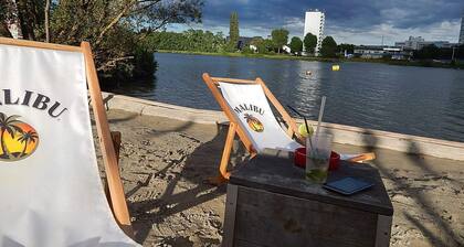 Holiday Apartment 'Haus Uni Koblenz Wohnung 2' with Shared Terrace and Wi-Fi