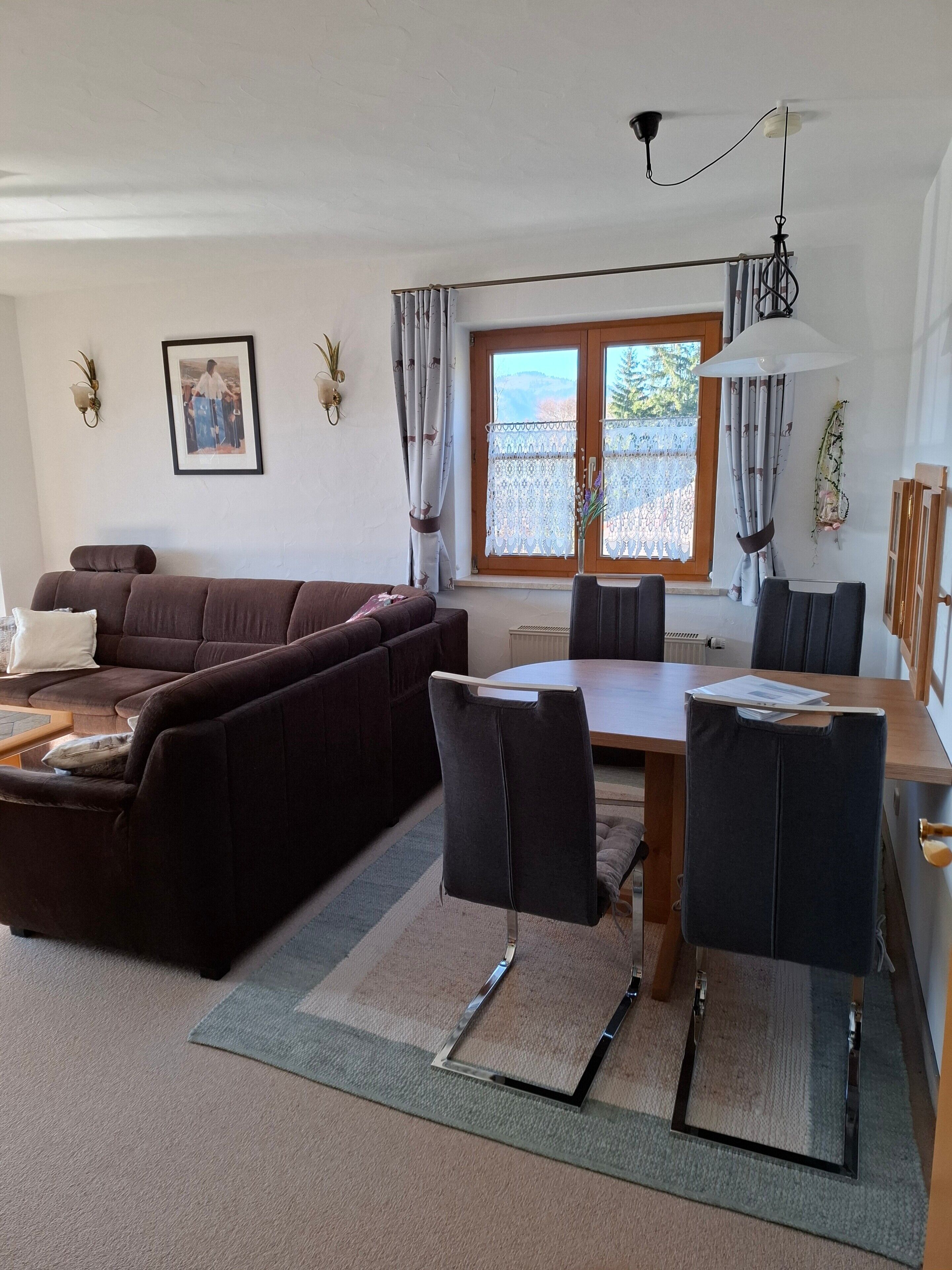 Fernseher, DVD-Player, Stereoanlage