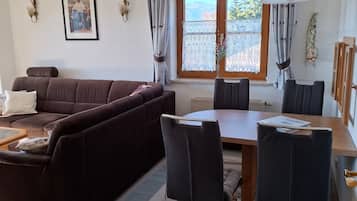 Fernseher, DVD-Player, Stereoanlage