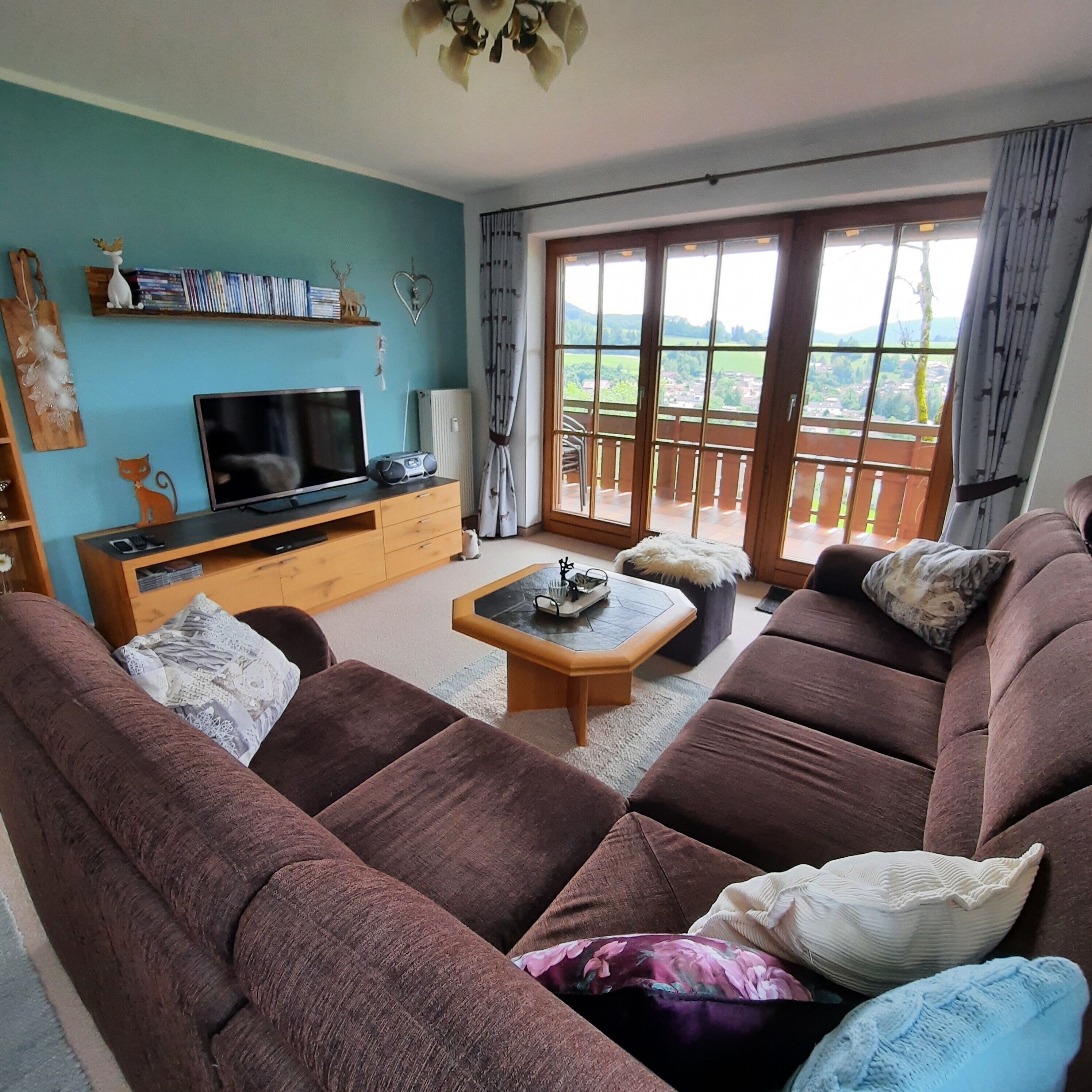 TV, lettore DVD, impianto stereo