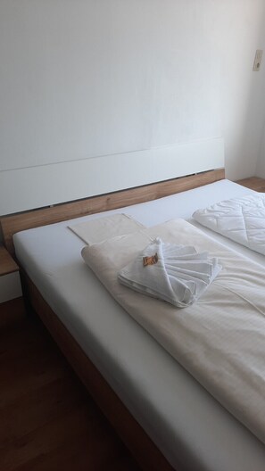 2 habitaciones, wifi gratis y ropa de cama 