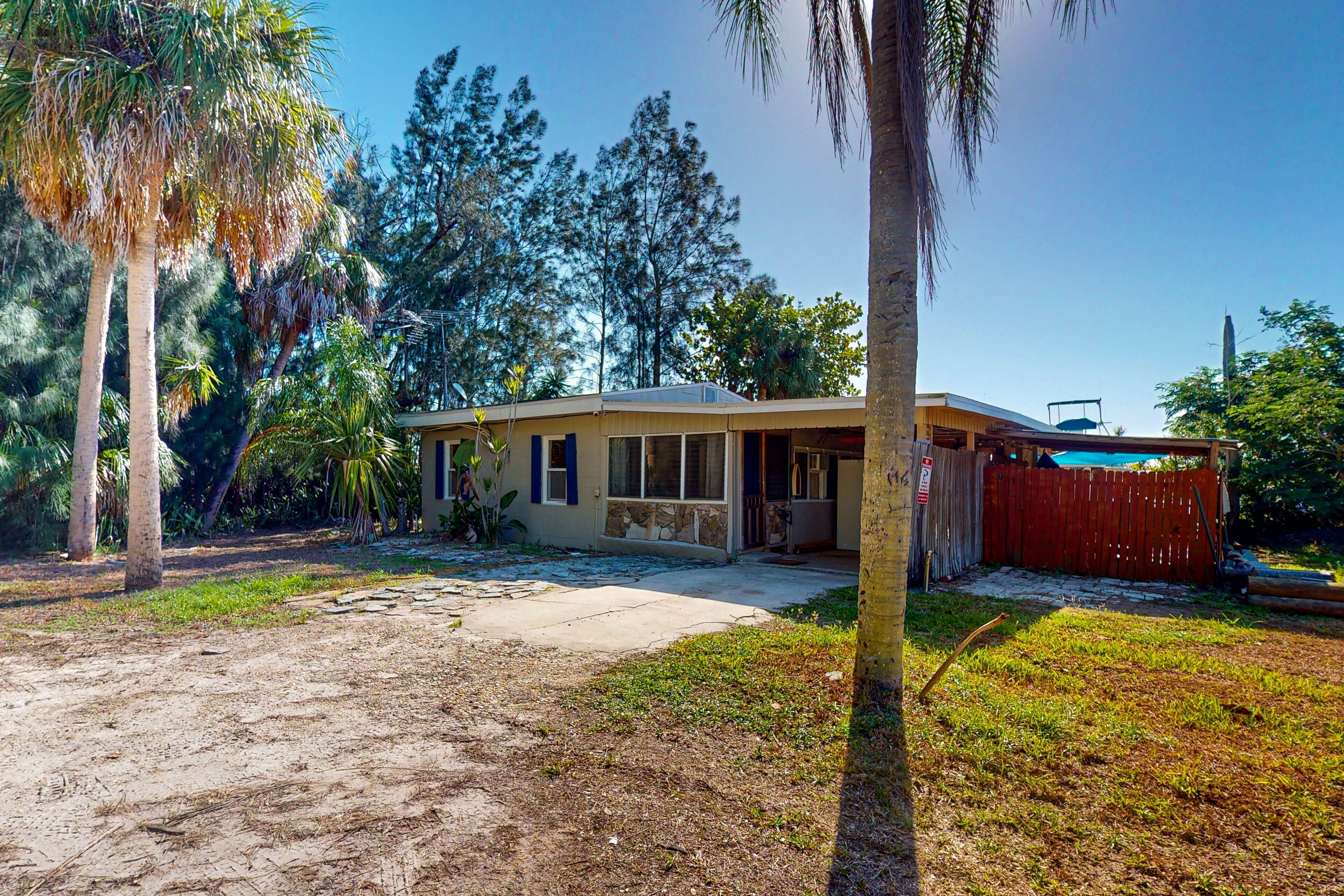 Cozy waterfront home with nautical charm, dock access & firepit - dog-friendly