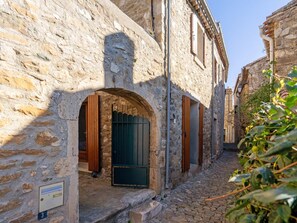 Property grounds - Vineyards & Village Stay (Minerve)