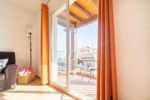 Apartment near the beach with sea views