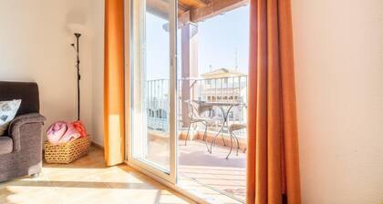 Apartment near the beach with sea views