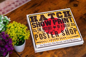 Miscellaneous - Nash Skylight ~ Room for the Whole Crew ~ Private Rooftop w HotTub ~ 11 Beds ~ 5 miles to Downtown (Nashville)