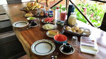 Ferdiglaget frokost er inkludert hver dag