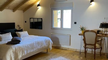 1 bedroom, desk, iron/ironing board, free WiFi