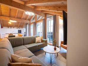 TV - Luxury penthouse in Brixen im Thale (Brixen im Thale)
