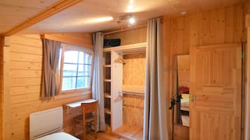 1 bedroom, iron/ironing board, WiFi