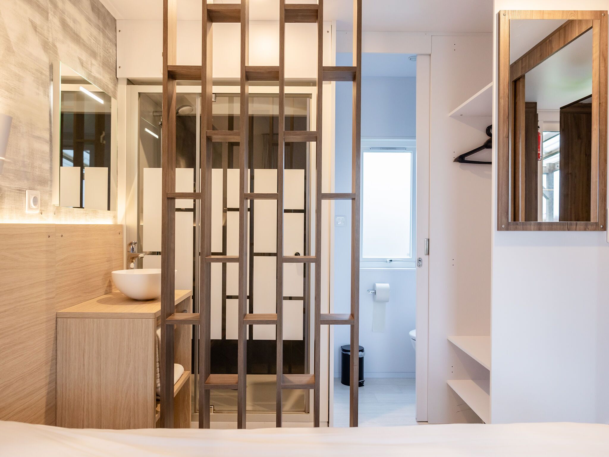 2 室のベッドルーム、WiFi