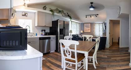 3 Bedroom_Pool, PlayArea, CampFire_Cozy Apt