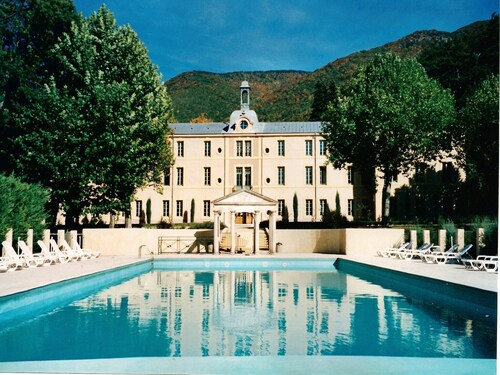 Romantic Château Stay Rhône
