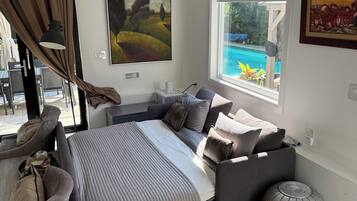 1 bedroom, in-room safe, desk, iron/ironing board