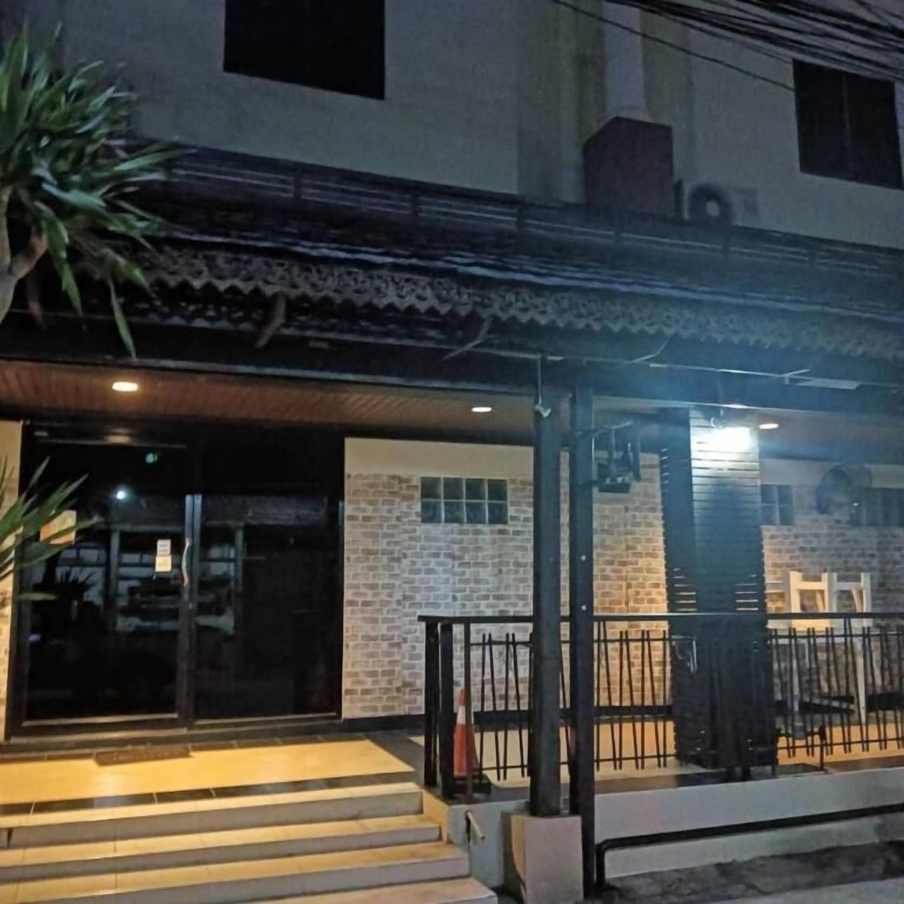 ด้านหน้าที่พัก