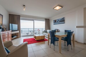 Smart TV - Apartment in Koksijde with Stunning Sea View (Koksijde)