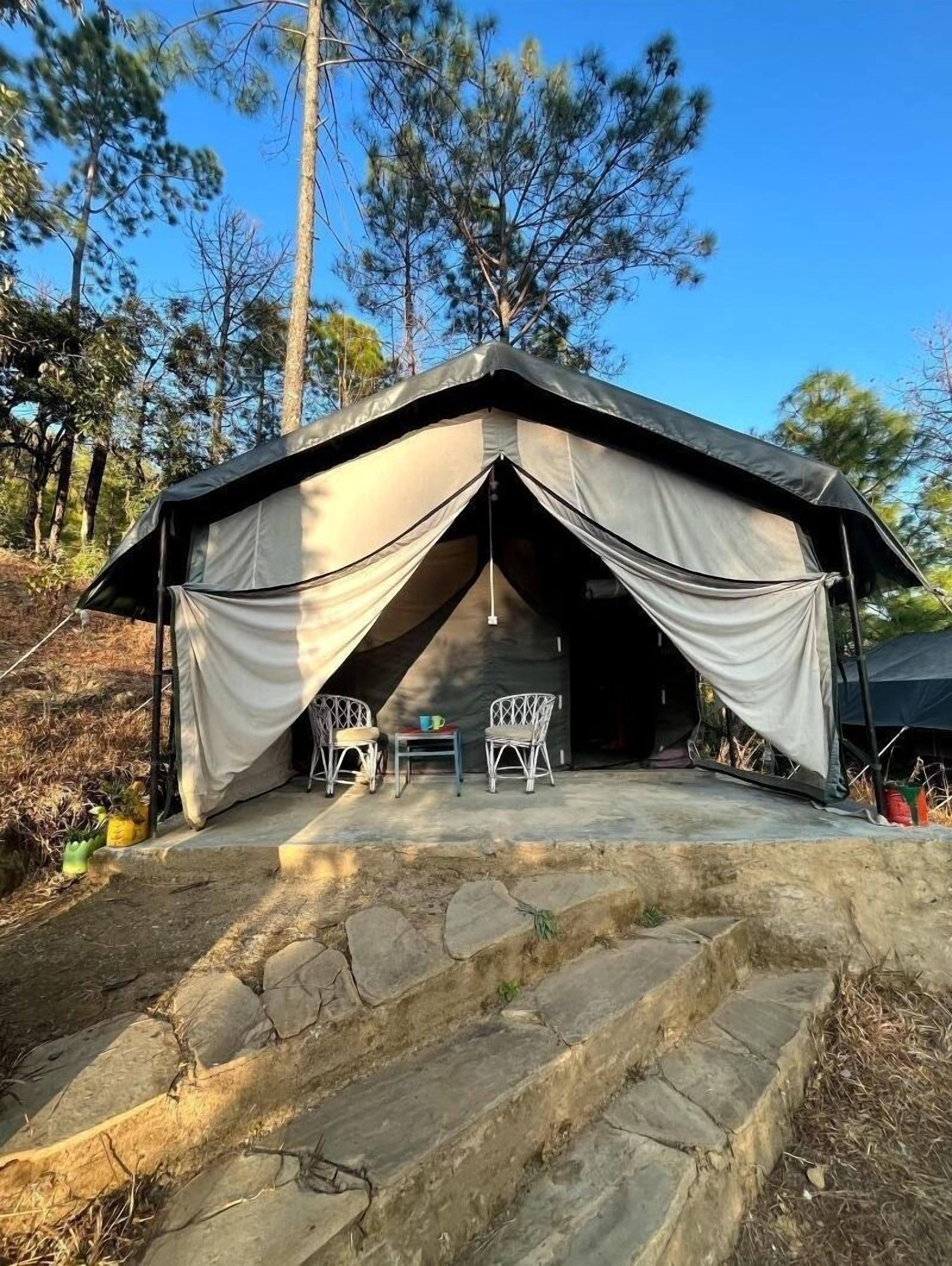 Luxe tent | 1 slaapkamer, een bureau, geluiddichte muren, gratis wifi