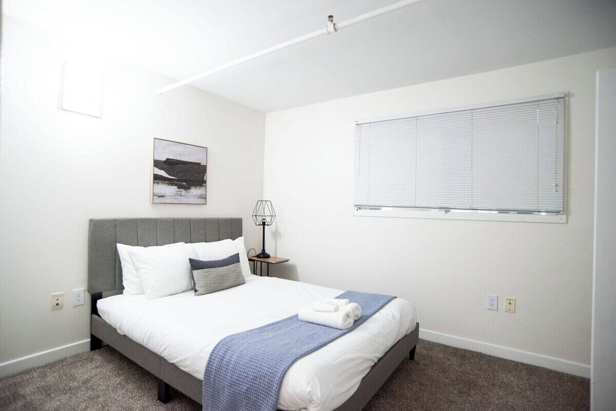 Apartment | Laptop workspace, iron/ironing board, free WiFi, bed sheets