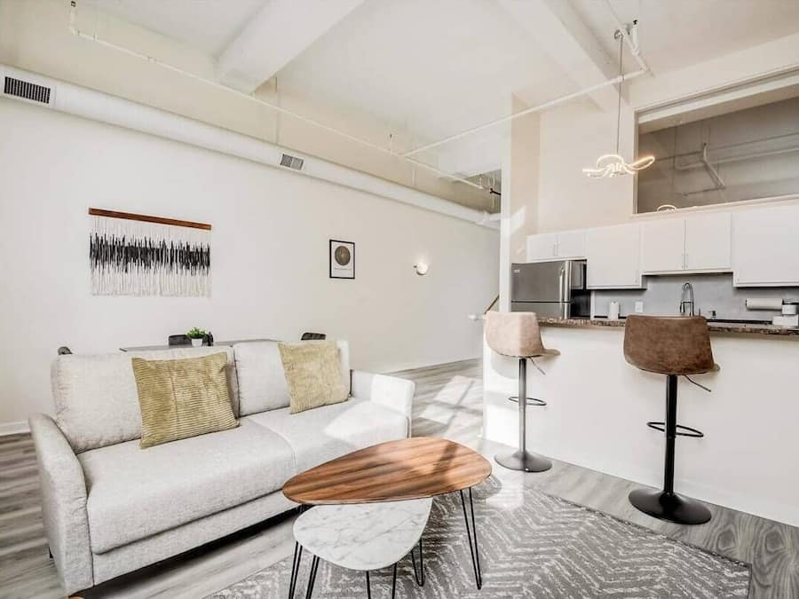 Apartamento | Área de estar | Smart TV 42 polegadas com canais digitais, Netflix, Hulu