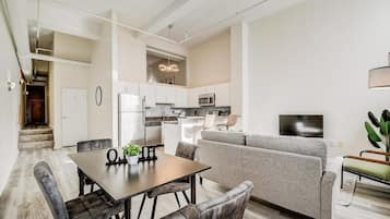 Apartment | Esszimmer