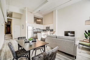 Apartment | Dining room