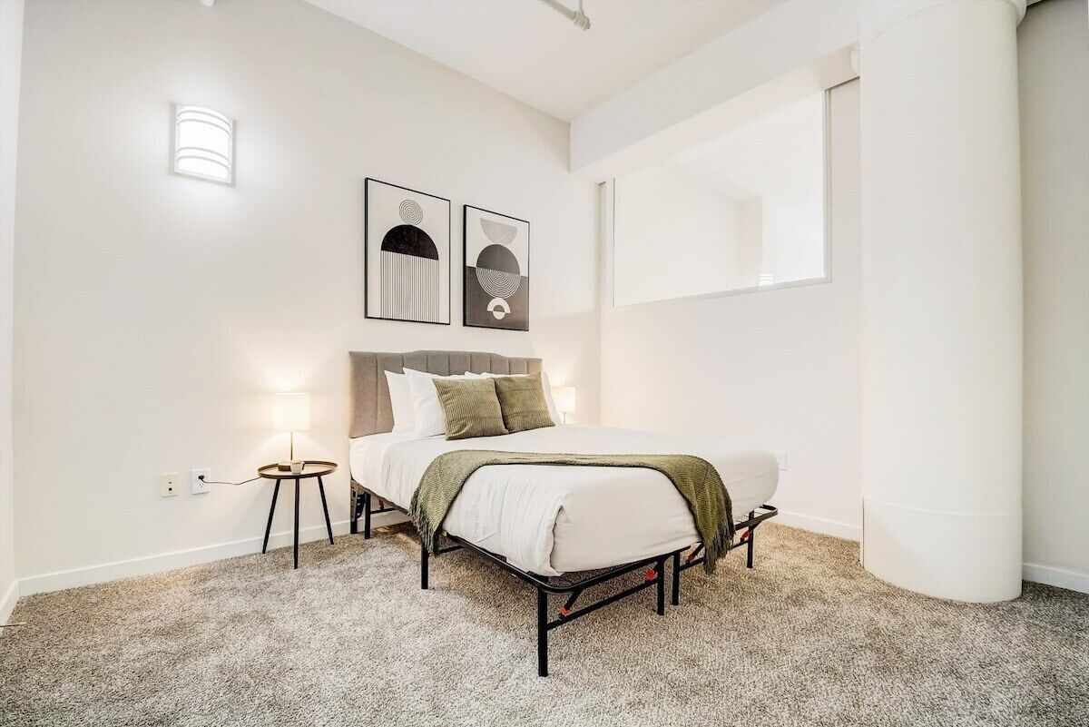 Laptop workspace, iron/ironing board, free WiFi, bed sheets