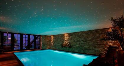 Unique holiday home with starry sky pool