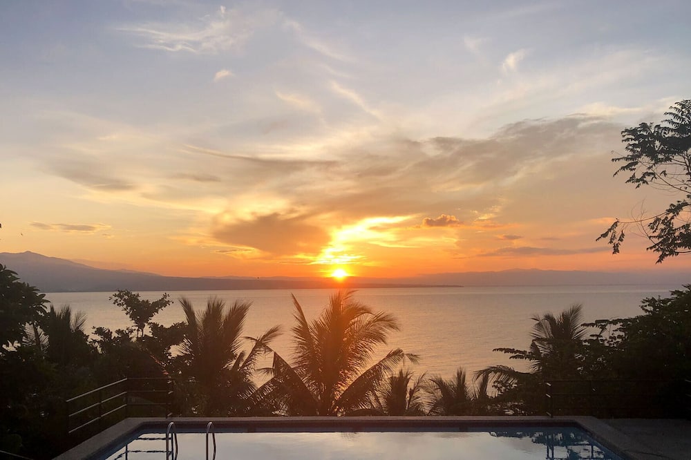 Masayahin Dive Center and Cabanavillas