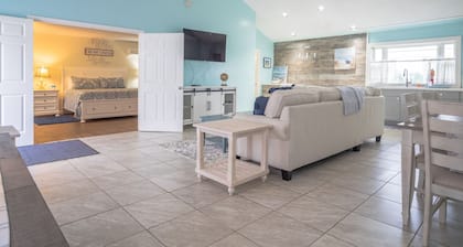 Elegant Jacuzzi Suite_Absolute Luxury and Comfort