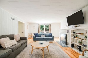 Televisie en een open haard