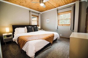 3 slaapkamers, reisbedje, wifi, beddengoed