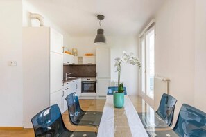 Studio, 1 chambre, balcon, vue sur la ville | Aire de séjour
