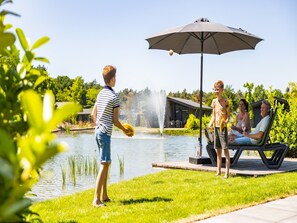 Property grounds - Chalet in Brabant with Spacious Garden (Veldhoven)