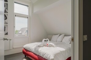 4 bedrooms, free WiFi