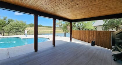 Hiking Delight - Premier Waterfront Escape at Twin Canyons Longhorn Ranch