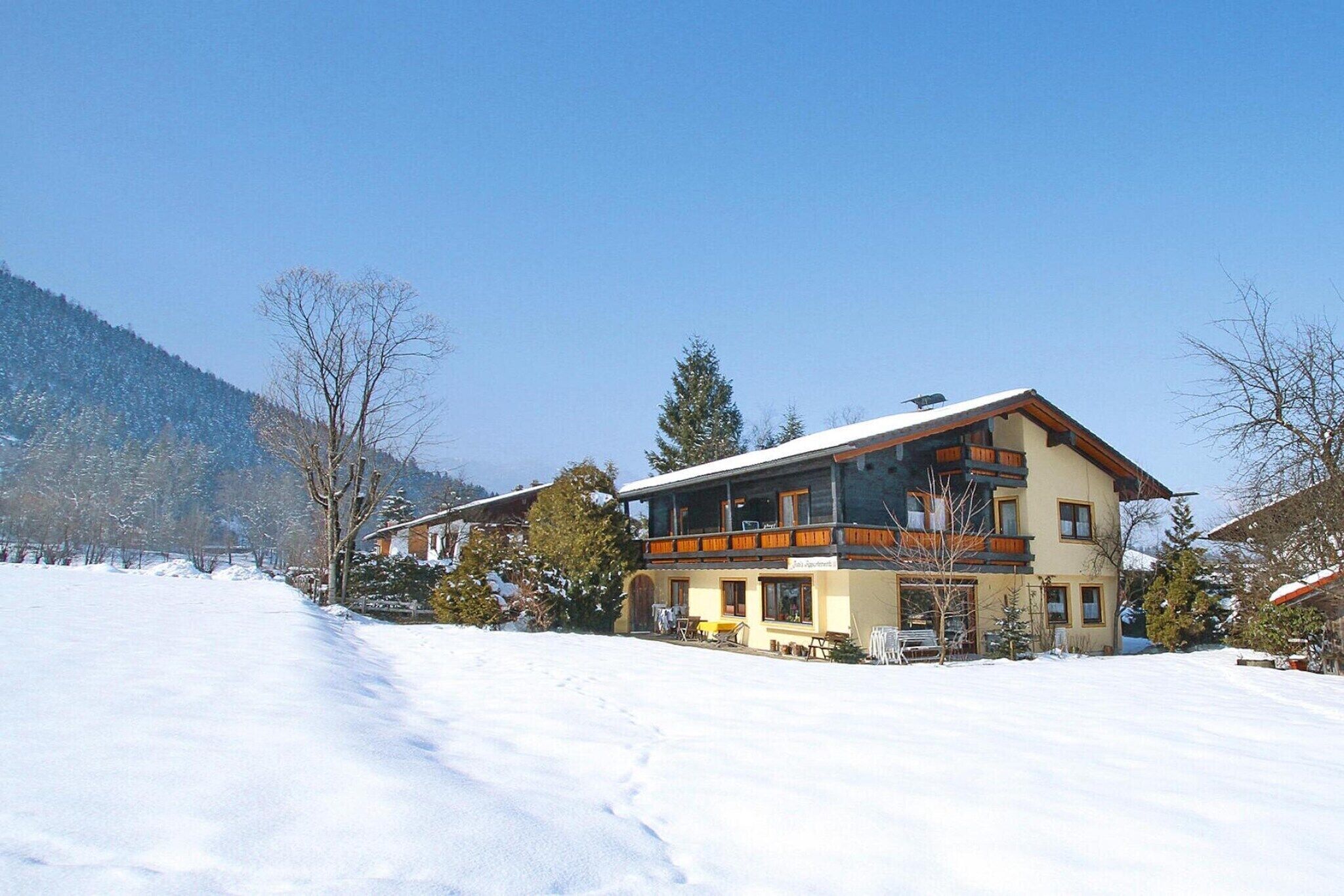 Außenseite Ferienhaus [Winter]