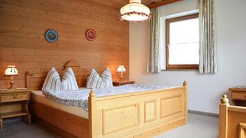 2 Schlafzimmer, Reisekinderbett, kostenloses WLAN