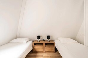3 bedrooms, iron/ironing board, free WiFi