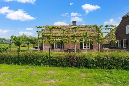 Farmhouse with terrace in Montfoort