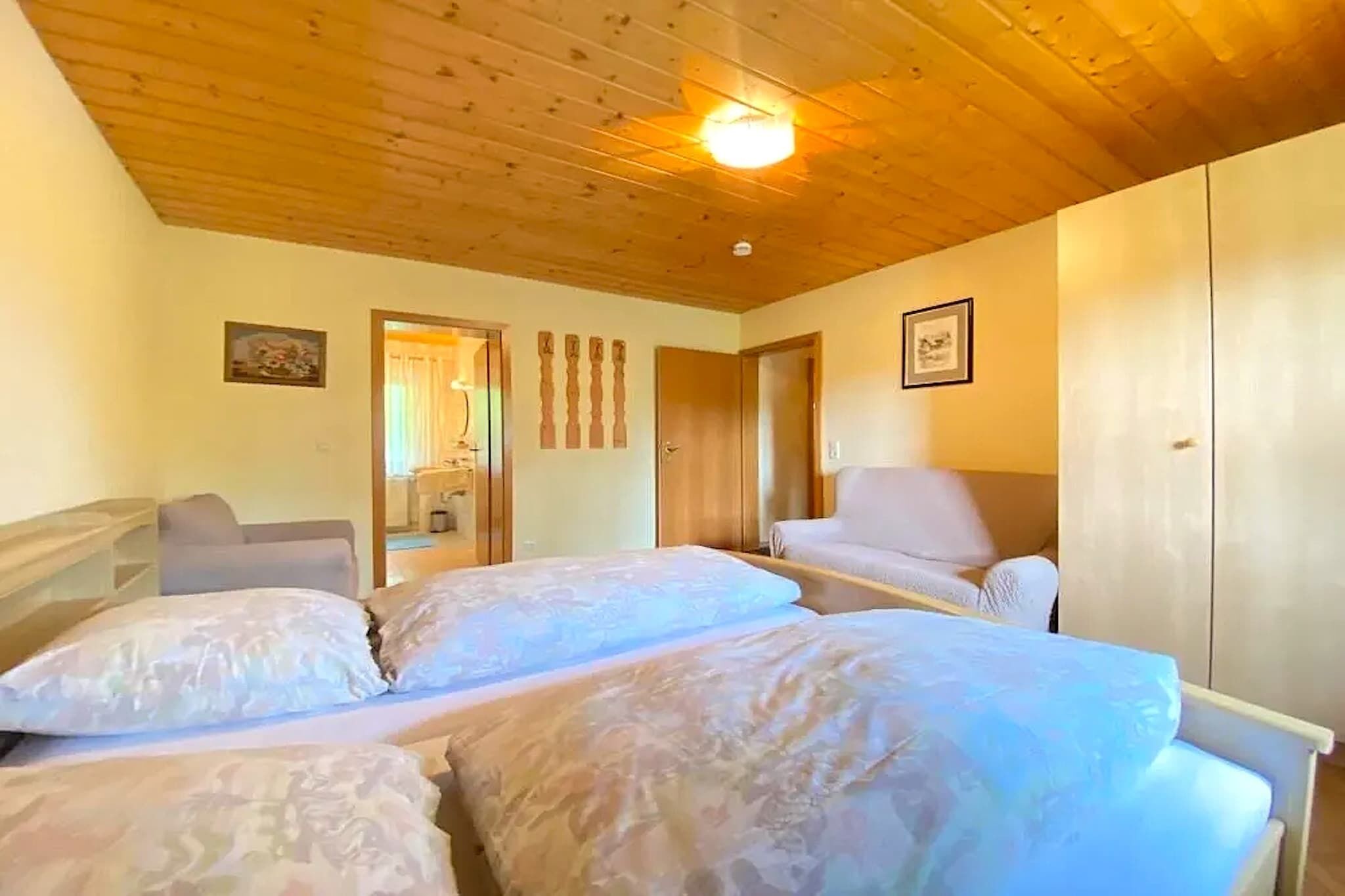 2 bedrooms, free WiFi