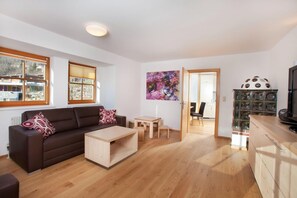 Smart-tv och eldstad