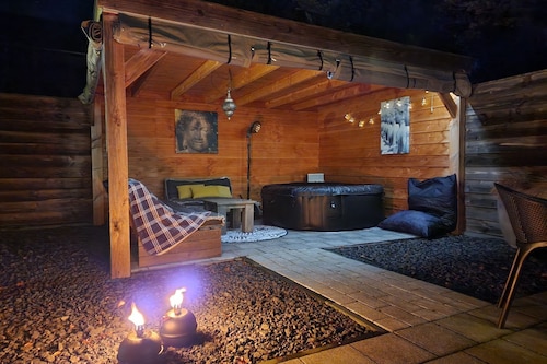 Getaway with Bikes & Whirlpool