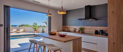 Lave-vaisselle, cafetière/bouilloire