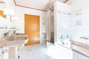 Een douche, een haardroger