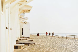 Una spiaggia nelle vicinanze