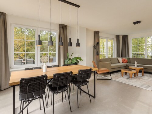 Scenic Villa Retreat with Pets