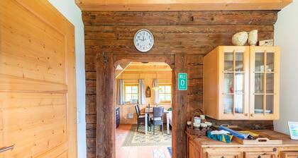Chalet Schwarzenberg near Ski Lift & Stream