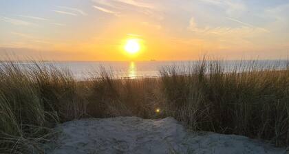 Beachside Getaway with Garden & barbecue