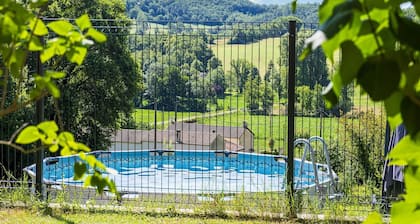 Ferme rénovée à Soturac avec piscine