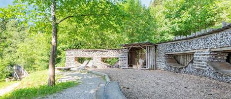 Enceinte de lâhĂ©bergement